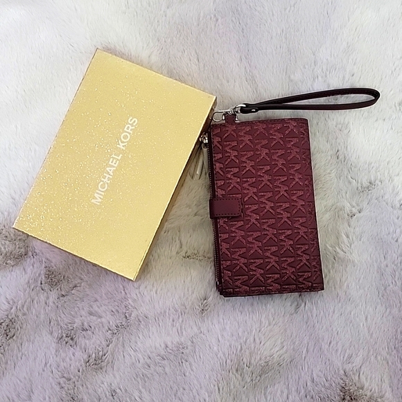 Michael Kors wristlet burgundy wallet - Picture 2 of 11